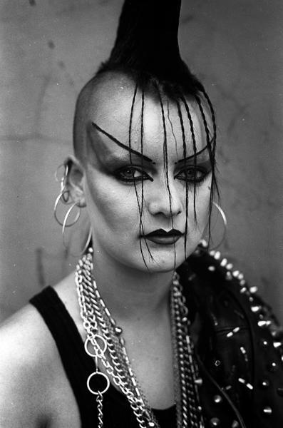violentvelvetcult:Photograph by Derek Ridgers, Jo, 1984