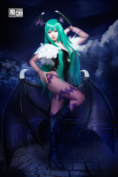 godsofcospay:  Morrigan Aensland CosplayPhotographies by Mengjie LuanCosplay by Yan 