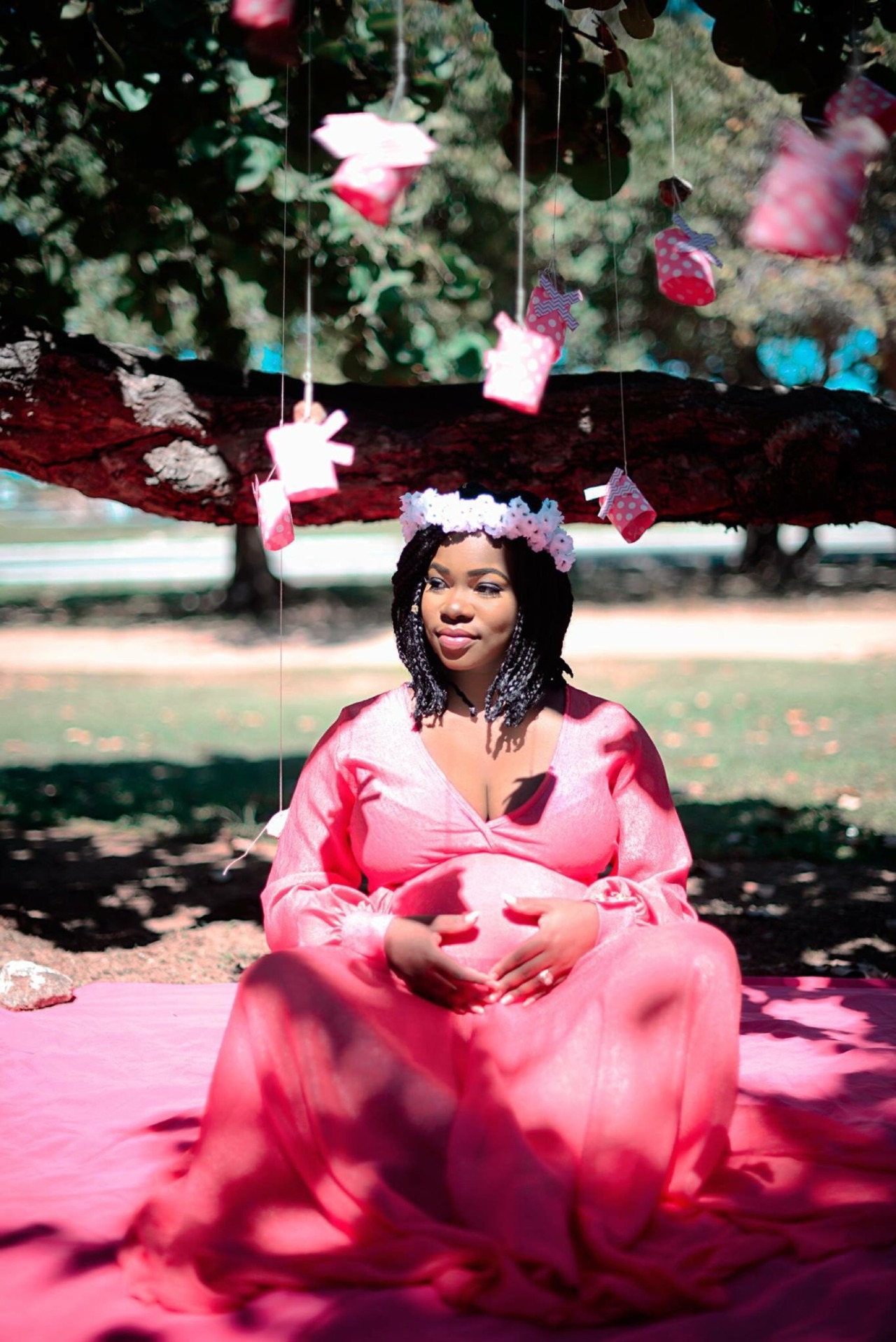 flowersundefiled:  My maternity shoot with Delton Barrett Photography.   I wanted