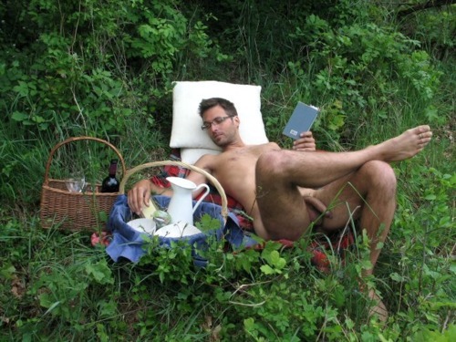 Eat a bowl of well-read dick