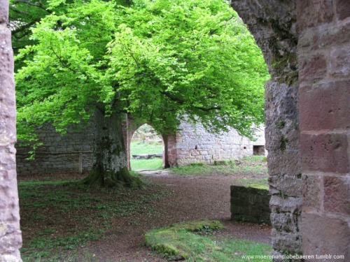 Under der Linden (~1200, Walther von der Vogelweide) Under der linden an der heide, dâ unser zweier 