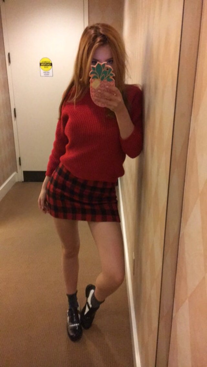 breastoffreashair: Bella Thorne