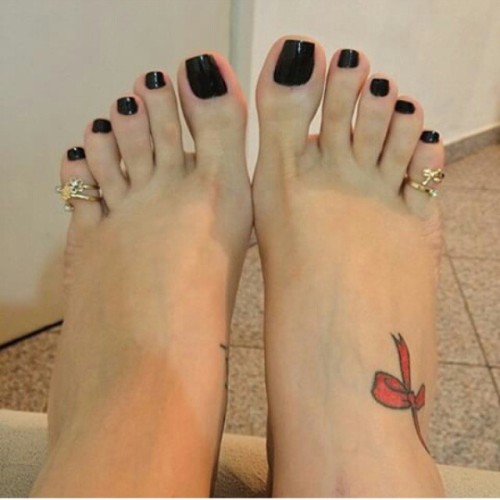 ifeetfetish:Pezinhos simplesmente perfeitos da linda @mel_jaquegabi #apaixonadoporpes #instafeetlove #instafoot #instalove #perfectfeet #pezinhos #pés #pezinhosdeprincesa #pésfemininos #podolatria #pesbrazil #feetslave #footmodel #feetlove #feetbrazil