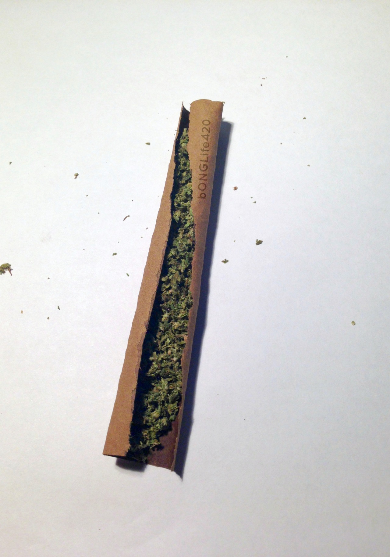 stoned-and-well-known:  bonglife420:   time 2 roll   c