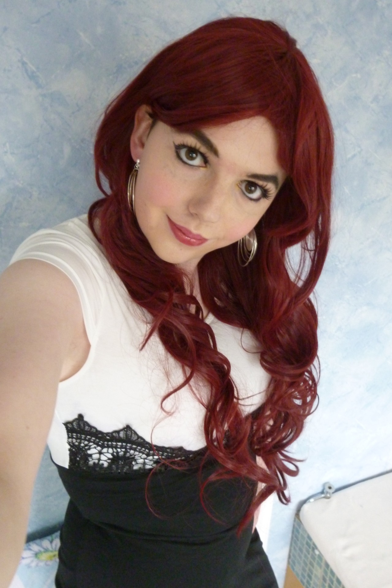 lucy-cd:  PicturesLast pics in the red wig, so gorgeous! I can’t wait to wear it