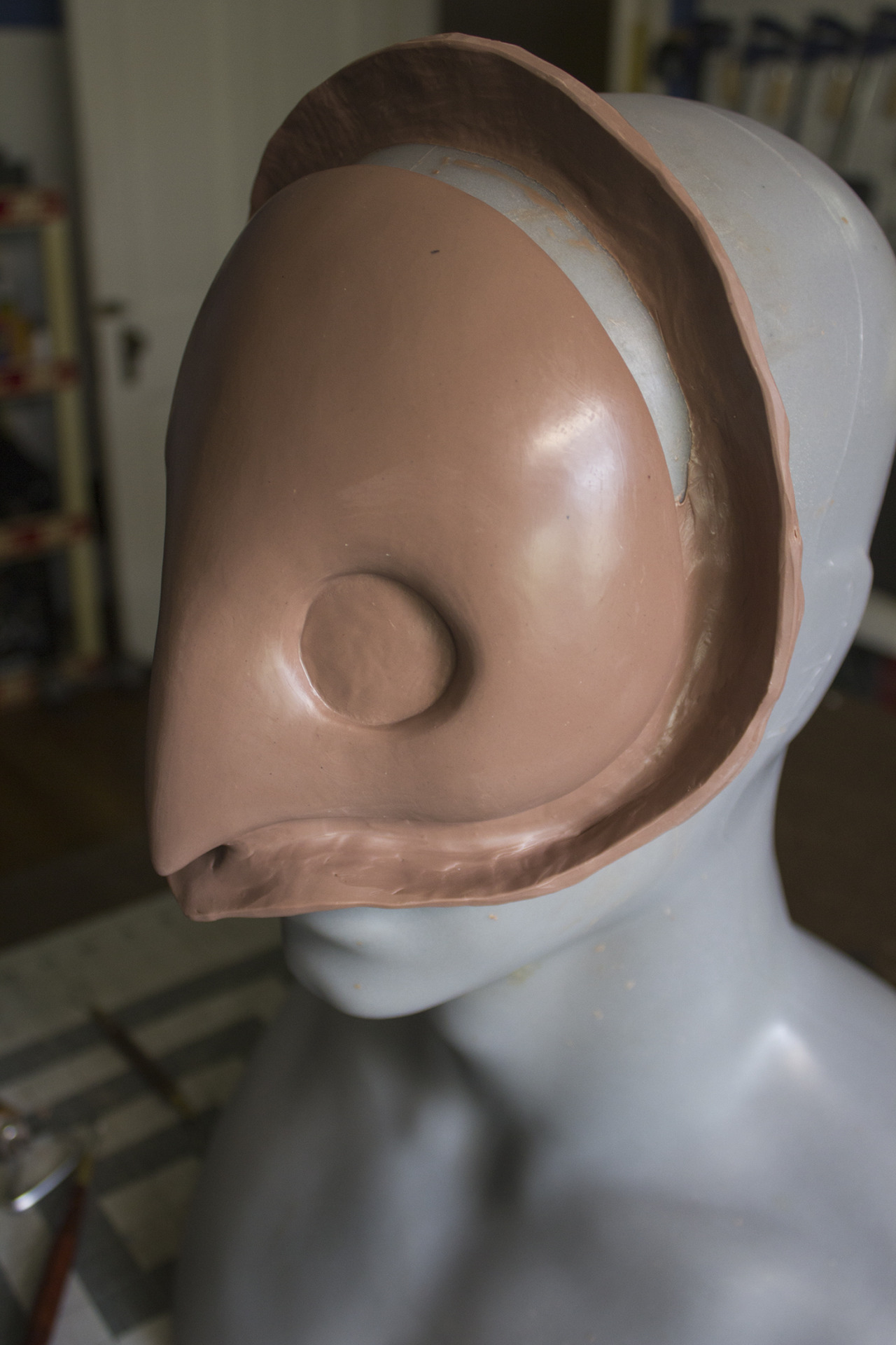 Elidibus/Amaurotine mask sculpt is done. Spent more time smoothing it & walled off to catch any runaway silicone.