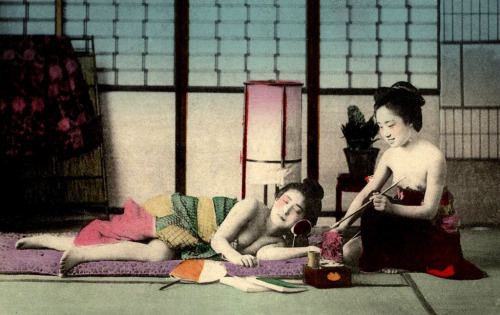 Topless Japanese geisha. Via Okinawa Soba. adult photos