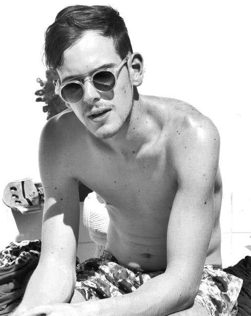 fortheloveofthe1975:  // So get me one off Adam if he’s sorting you out //
