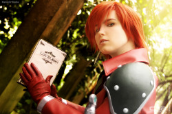 marineorthodox:  My Genesis cosplay (FFVII Crisis Core) shot by CAA COSPLAY FB Cosplay PageDeviantart More cosplays on Tumblr