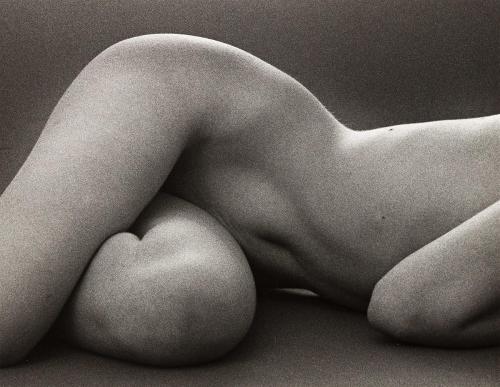 Sex blurry-focus:  ©Ruth Bernhard, The Eternal pictures