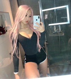 Supreme-Asian-Chicks: Vyvan Le Instagram - @Vyvan.le Reddit - @Vyvan.le 😻 Supreme