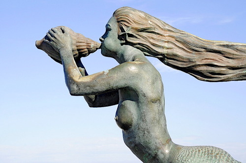 mermaidenmystic:Sirena Magdalena mermaid statue figurehead in Santander, Spain