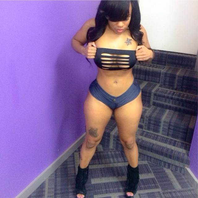 dalandofmilkandhoney:  Dominique Chinn    Sexxxy n fine
