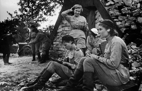 Russian female warriors in the World War II