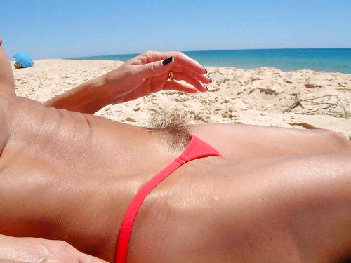 cat-couture123:  More hairy girl on http://cat-couture123.tumblr.com