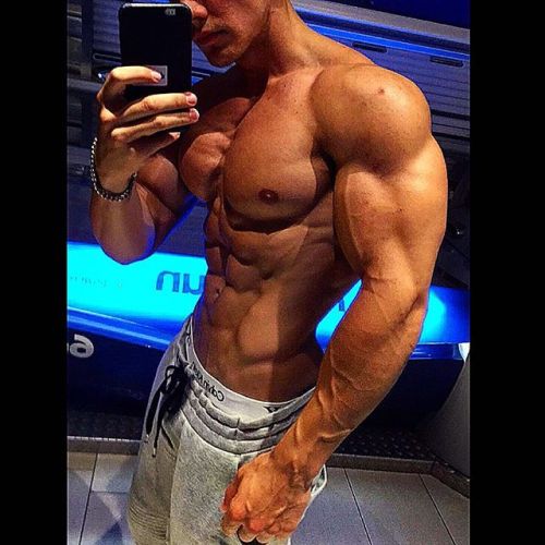 beautifulyoungmuscle:  Enis Rexhepi: bountiful biceps (and everything else)!