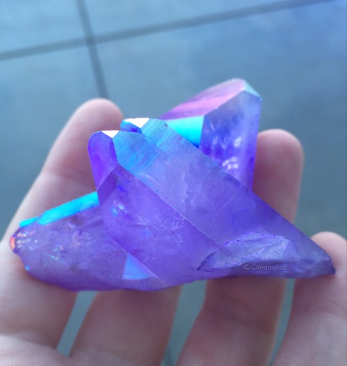 cosmicdreamclub:new purple magic aura quartz 