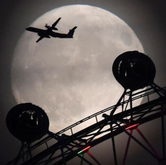 Porn Supermoon Around the World photos