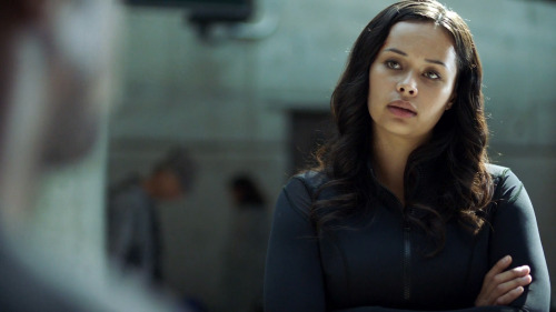 More Frankie Adams as Bobbie Draper - S2 of The Expanse.