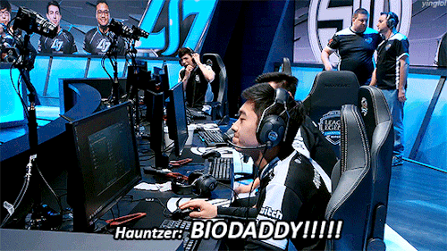 yinglol:everyone’s a biofrost fangirl… including hauntzer