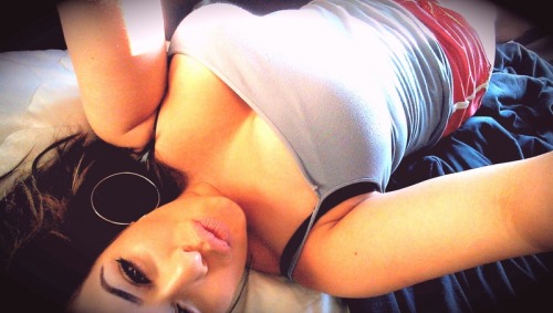 latinasforlife:  🌹leoloveslatinas🌹