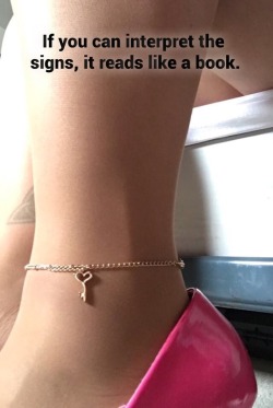 stillnotonthetest:  She has this exact anklet.
