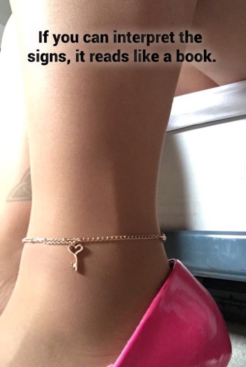 femdomdominance: stillnotonthetest: She has this exact anklet.   Yet to wear it though.  I