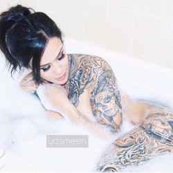 allgrownsup:  hot and sexy inked girls only