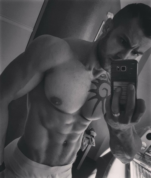 ultra-masculine: Bartosz Leoniewski (@leosymmetric on IG) 52. Bartosz Leoniewski 11.6(@leosymmetric 