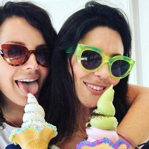 Lana Del Rey & Marina Diamandis | Lana and Marina at the Pygmy Hippo Shoppe in Los Angeles, Cali