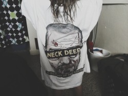 tauutouu:  I gave my little sister my Neck Deep shirt and she loves it 