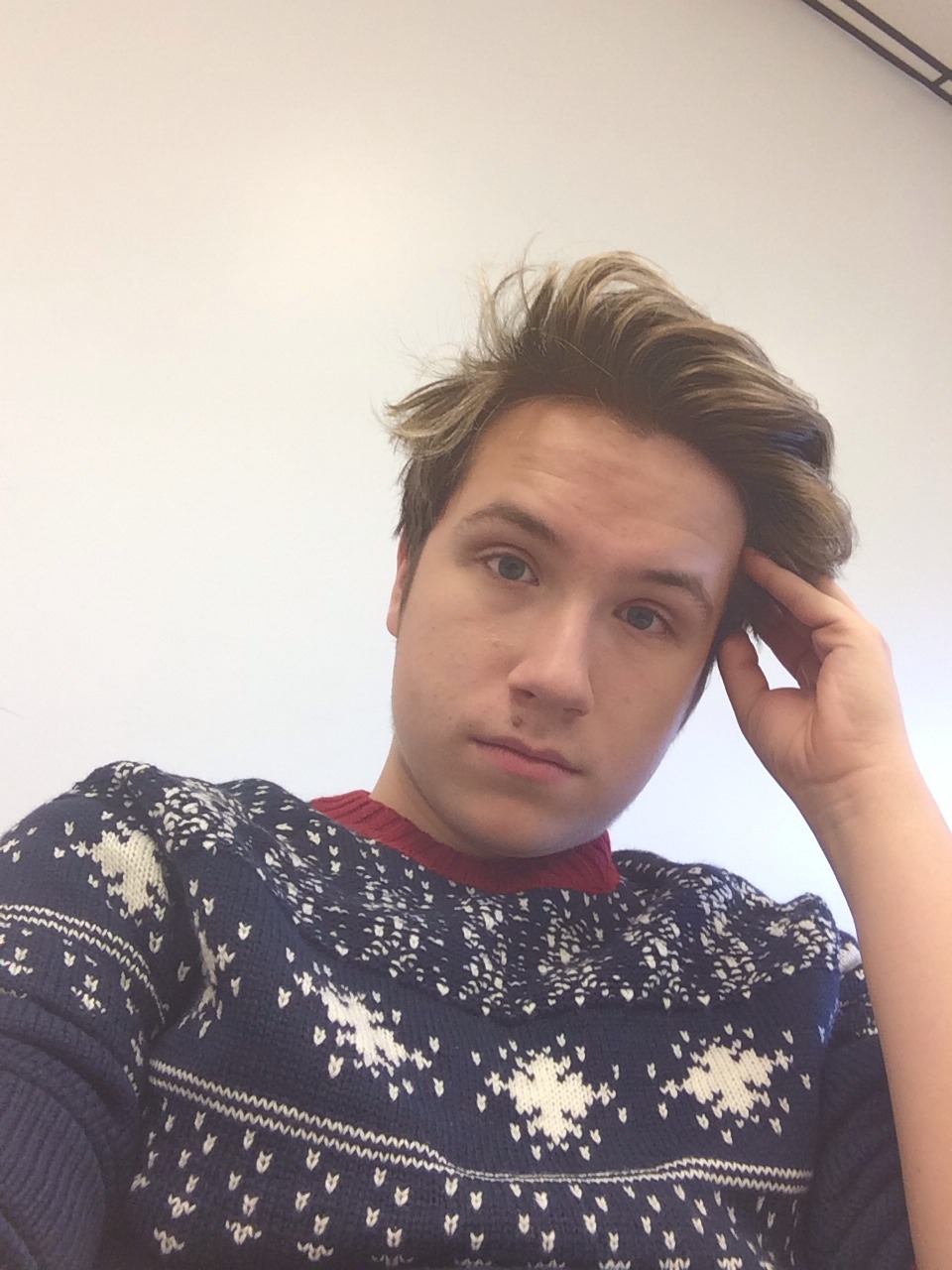 actuallynickiminaj:  i got a sweater 