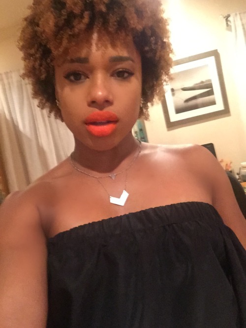 afroandabs:  moodykid:  afroandabs:  I need to learn how to smile geeshhhh. Anyways this is the 6 selfie challenge from the month of August. I was tagged by the beautiful llluminier and if anyone wants to participate just tag me in your post because I