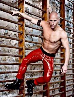 hunks-in-latex:  Hottest free gay porn online: http://bit.ly/2r2BULI