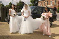 bridefucking:  Three girls posing (2)