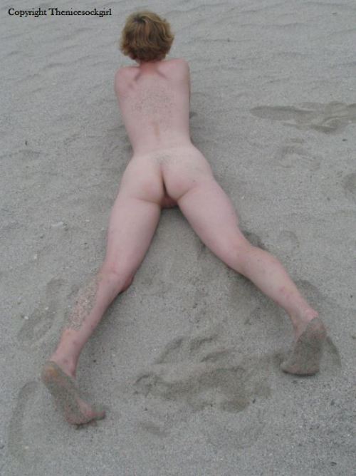 thenicesockgirl:  My beach day. If you like: adult photos