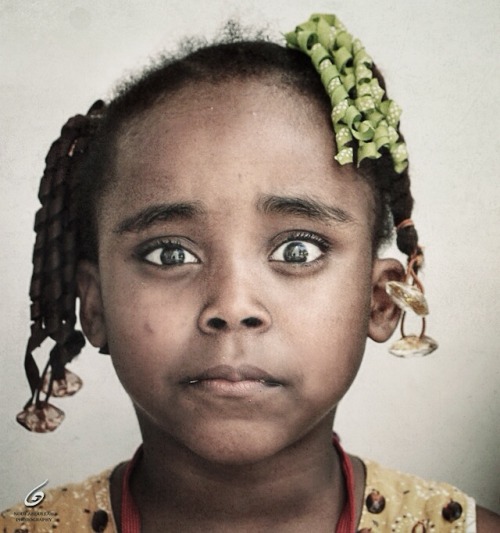 The look this little orphan girl gave me with her eyes is worth a thousand words. Instagram: il