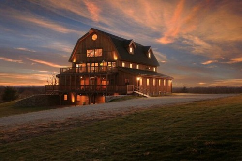 kyleecarrigan:  @mossyoakmaster   Barn houses adult photos