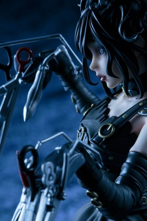 ohnoraptors:  Edward Scissorhands Bishoujo Statue   I need~ 