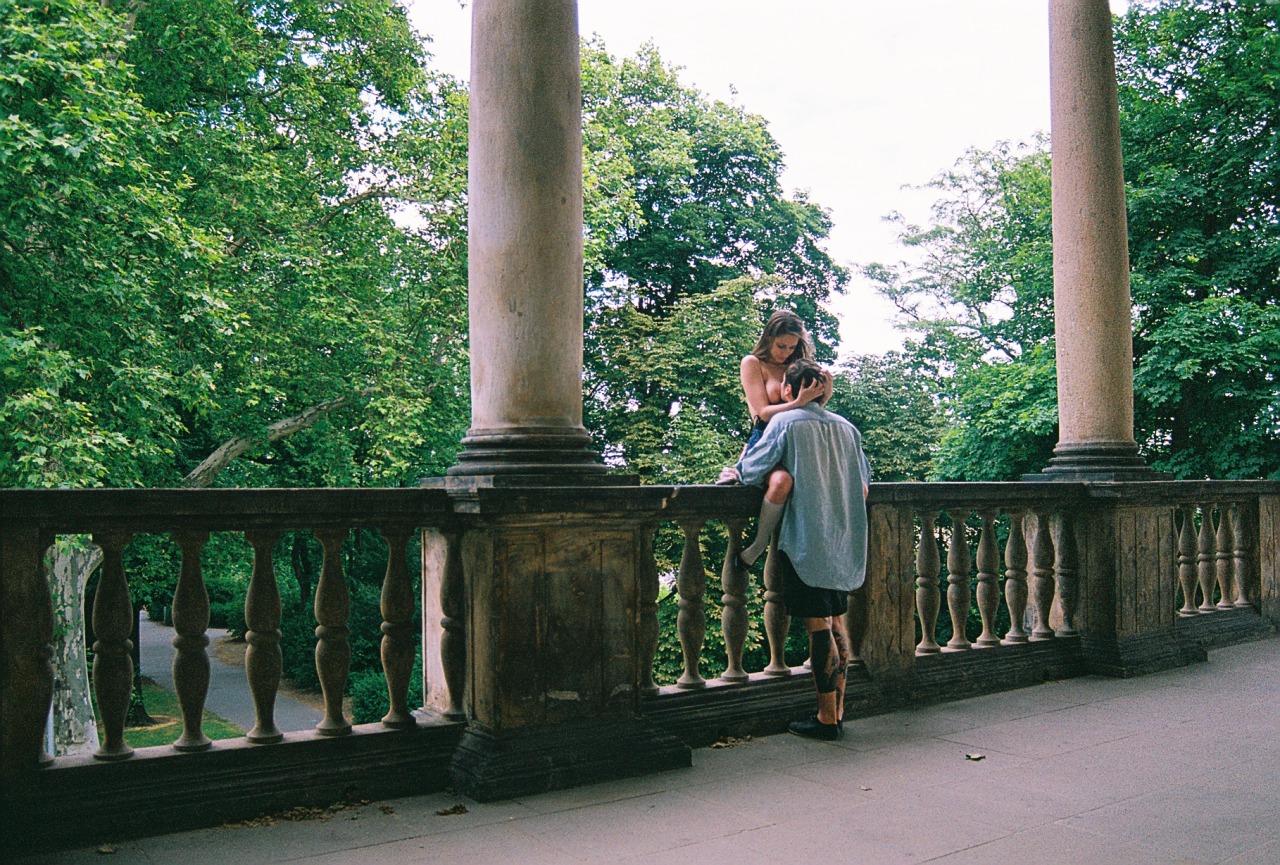 tigerandpilgrim:  Strolling through the palace grounds. 