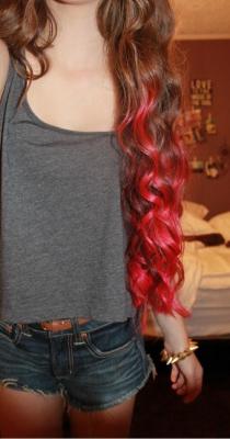 hairweareagain:  www.suzannabanana.tumblr.com