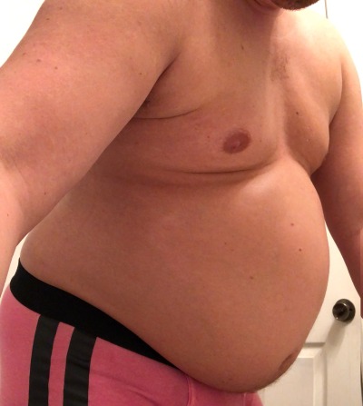 gluttonyislife:Spent all day eating and now I can’t stand up straight 