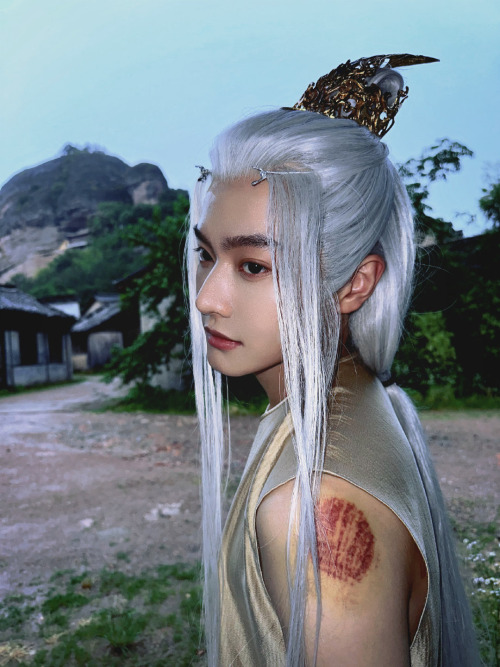 Qixuan And Yuji Behind-the-scenes