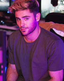 zacefronsbf:  Zac Efron at Electronic Arts