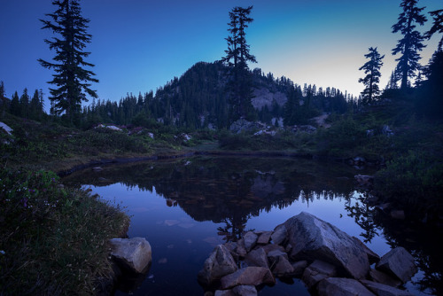 90377:Dawn at Gem Lake by bombeeney on Flickr.