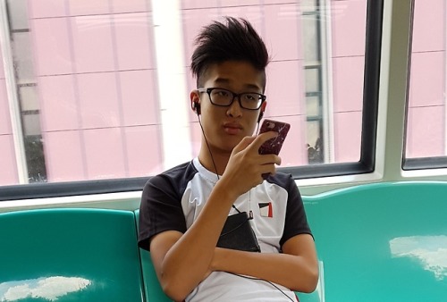 takaboy28:JC student, why can’t sit properly.black fbt