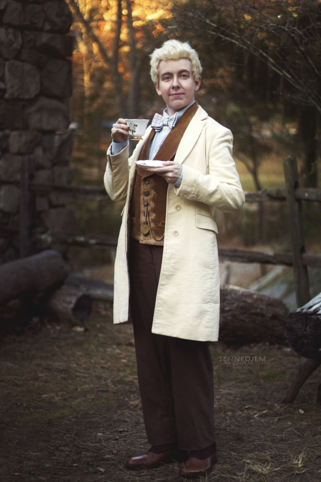 Figured with the new season out, I'd toss out a new-old Aziraphale pic from this shoot awhile back!
Photo 