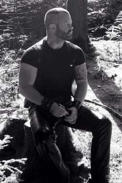 hyper-masculine:    ► HYPER-MASCULINE ♂ ◄ [page]♂ ♂♦ Hyper-Masculine ARCHIVE ♦ [all pics]   