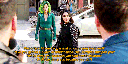dcwomenofcolor: millatheshieldmaiden: luthor-s: Green Fury is saving people in a burning building! B