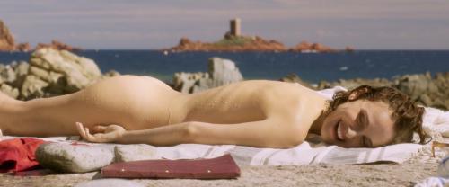 Natalie Portman (Actress) sunbathing nude in Planetarium (2016)Wow! Natalie Portman looks stunning s